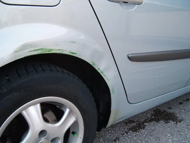 Renault Mégane mit Karosserieschaden